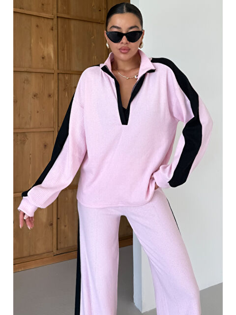 Trendseninle Kadın Pembe V Yaka Siyah Çizgi Detaylı Kazak Alt-Üst Pantolonlu Takım - S000426174-20024