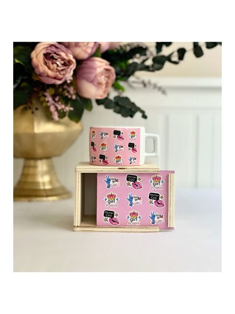 Bam Hediyelik Eşya Woman Can Tasarımlı Kutulu Kupa - S000290097-23173