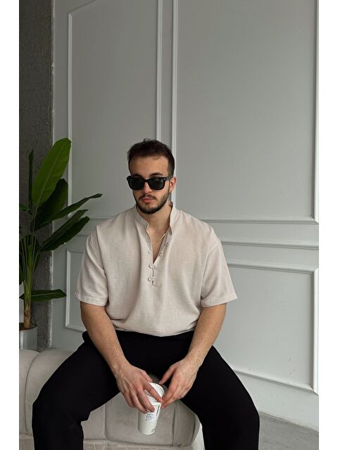 Livio Ferri Soro Erkek Oversize Keten Görünümlü Kısa Kol Hakim Yaka Yarım Pat Gömlek