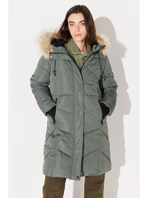 Lee Regular Fit Normal Kesim Kapüşonlu Uzun Haki Şişme Mont - S000531654-18547