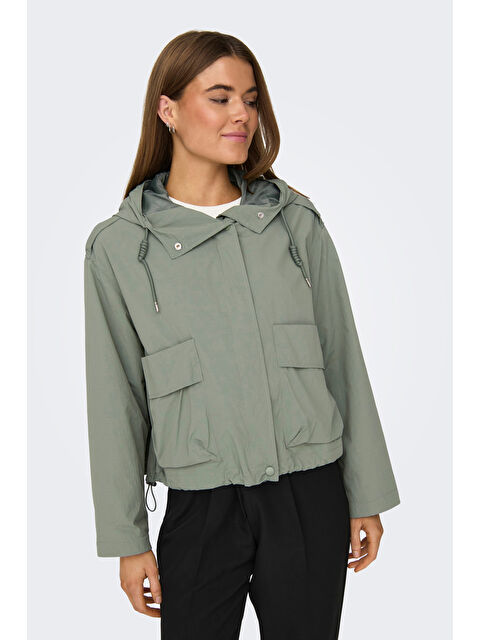 Only Onlmamba Regular Fit Kapüşon Yaka Kadın Mont 15308621 - S000527055-1180