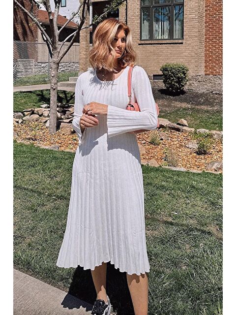 Madmext Beyaz Vücuda Oturan Fitilli Triko Midi Kadın Elbise Mg2691