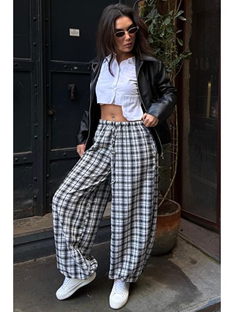 Madmext Beyaz Ekose Desenli Yüksek Bel Balon Fit Kadın Pantolon Mg2726