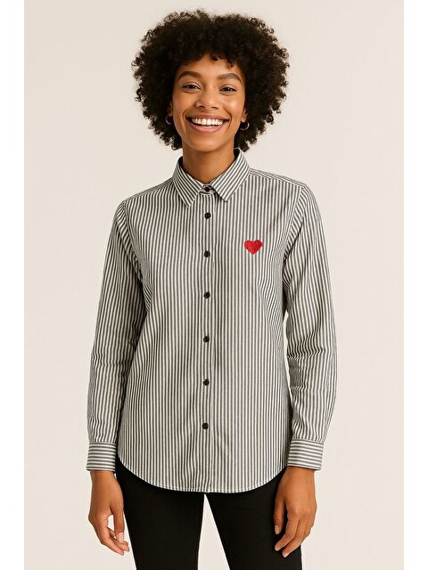 Trendseninle Kadın Siyah Çizgili Kalp Baskılı Gömlek - S000382307-1720