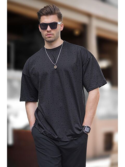 Madmext Siyah Oversize Yırtık Deyatlı Pamuklu %100 Pamuk Tişört 7032 - S000214083-19351