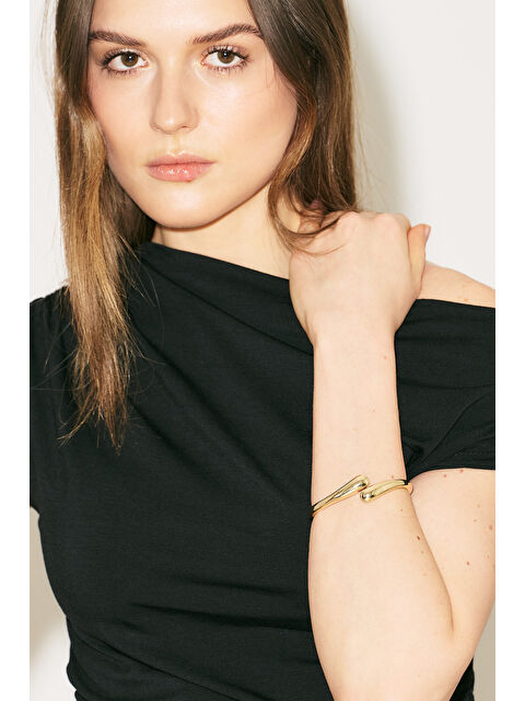 Manuka Çapraz Kelepçe Bileklik Gold