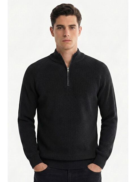Sabri Özel Siyah Slim Fit Dokulu Fermuarlı Yarım Balıkçı Yaka Erkek Triko Kazak - S000523547-19351