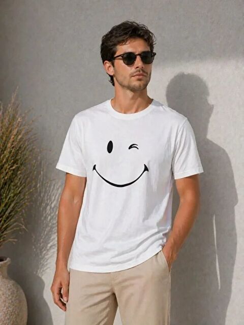 Jane's Erkek Minimal Gülümseyen Yüz Baskılı Tişört Kısa Kol Yazlık T-Shirt - Beyaz