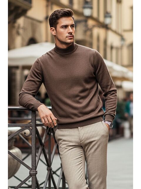 Livio Ferri Lier Yarım Boğazlı Regular Fit Erkek Kazak Düz Triko