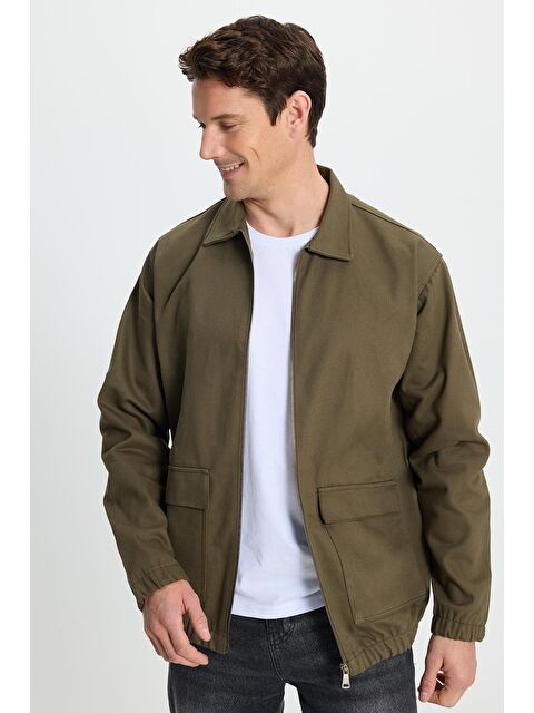 TUDORS Erkek Relax Fit Rahat Kesim Çift Cep Kapaklı Fermuarlı Beli Lastikli Düz Haki Ceket - S000518886-18547