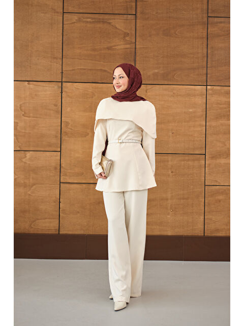 Locco Moda Kadın Çıkarılabilir Pelerin Detaylı Takım Krem