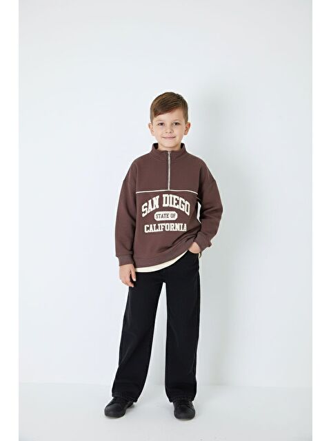 Cansın Mini Kahverengi Yazı Baskılı Yarım Fermuar Sweatshirt ve Pantolonlu Erkek Takım 23510 - S000500188-19413