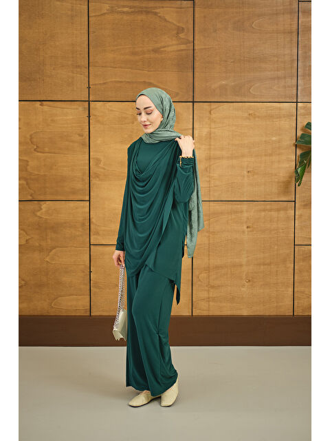 Locco Moda Kadın Regular Sıfır Yaka Arka Kesik Detay Takım Zümrüt Yeşil - S000530204-18709