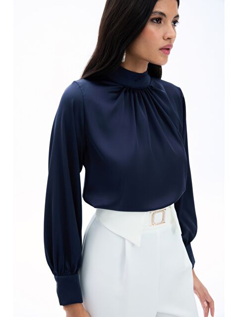 SATEEN Yaka Detaylı Saten Bluz - Lacivert