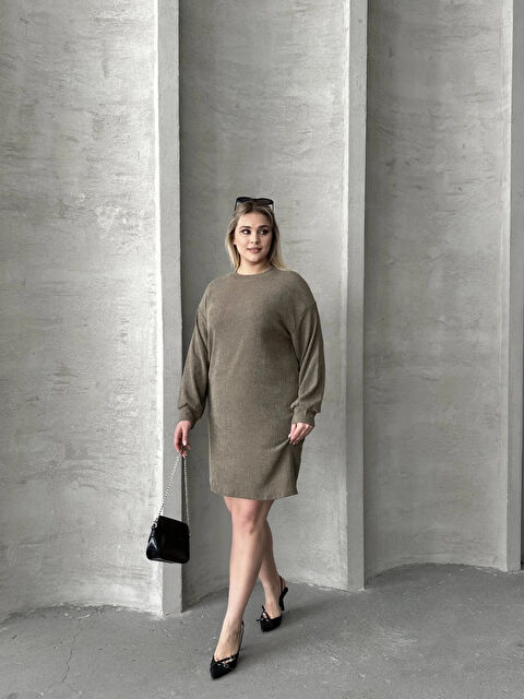 Stil Diva Büyük Beden Uzun Kollu Bisiklet Yaka Düz Kesim Elbise 106-97 - S000362107-19413