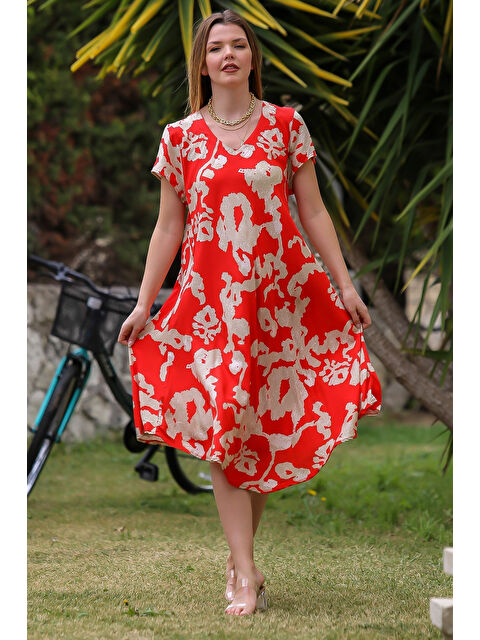 Chiccy Kırmızı V Yaka Kısa Kol Oval Etekli Allover Baskılı Midi Boy Dokuma Casual Elbise