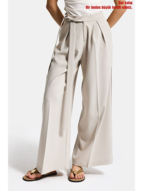 It's Basic Kadın Ekru Bej w5 Palazzo Fit Özel Kumaş Kemer Detaylı Tasarım Pantolon - S000522614-19965