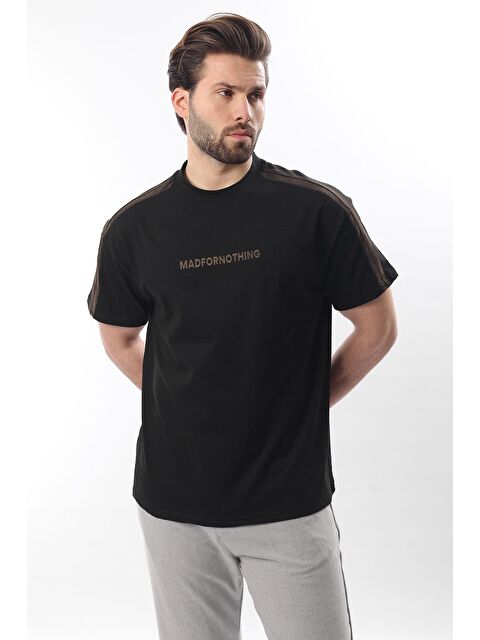 Madmext Siyah Bisiklet Yaka Baskılı Erkek %100 Pamuk Tişört E7110 - S000347899-19351