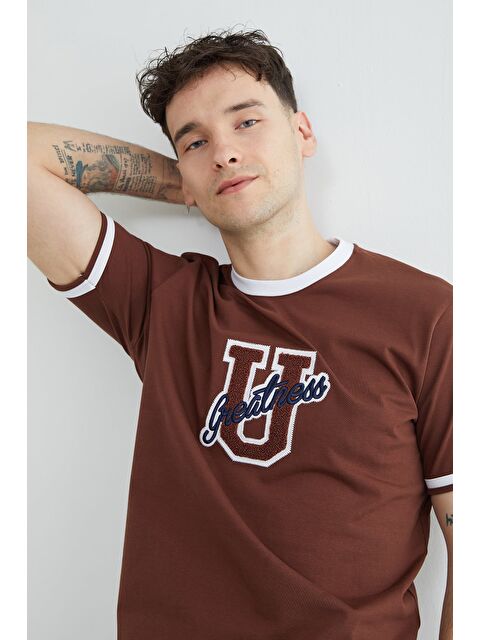 Fullamoda Biyeli Yazı Nakışlı Bisiklet Yaka Tişört - S000523467-19413