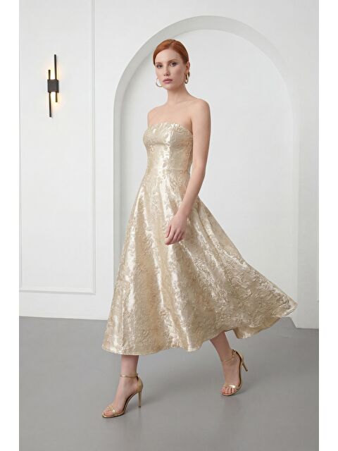 Lafaba Kadın Gold Straplez Yaka Jakarlı Midi Abiye Elbise