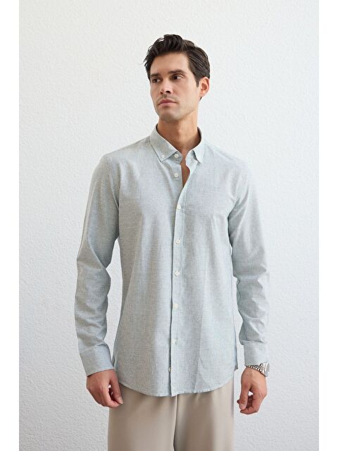 Livio Ferri Misato Erkek Gömlek Modern Slim Fit Keten Görünümlü İnce Çizgili Hafif Kumaş