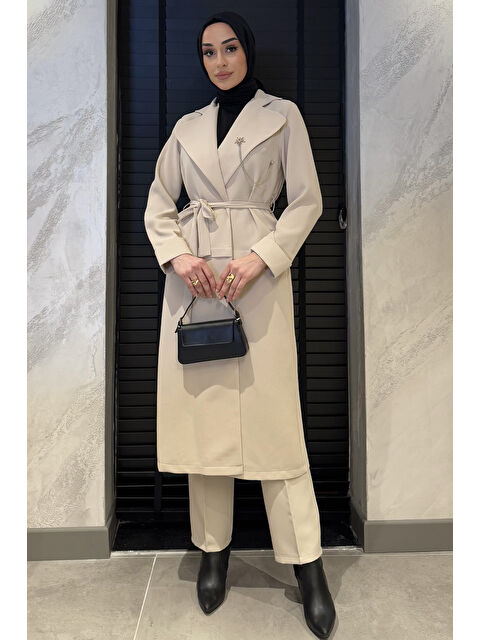 Julude Kadın Broş Detaylı Bel Kuşaklı Tesettür Kap - S000361265-25636