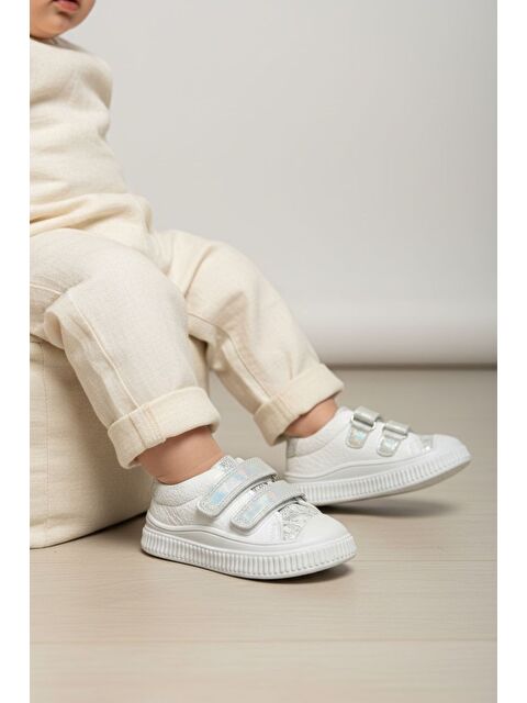 GÖRKEM BEBE AYAKKABI VE TEKSTİL ORTOPEDİK KIZ ÇOCUK SİMLİ GÜNLÜK AYAKKABI - S000510504-37501