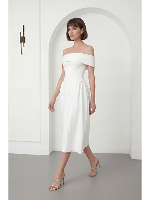 Lafaba Kadın Beyaz Kayık Yaka Midi Davet Elbisesi