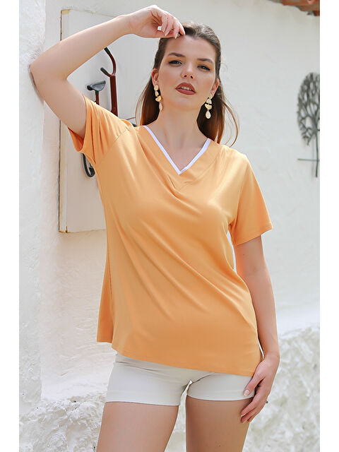 Chiccy Kayısı Rengi V Yaka Kısa Kol Örme Garnili Örme Casual T-Shirt