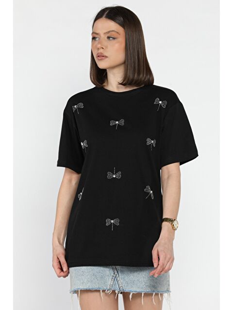 Gülseli Fiyonk Taşlı Bisiklet Yaka Kadın Tişört - S000379998-19351