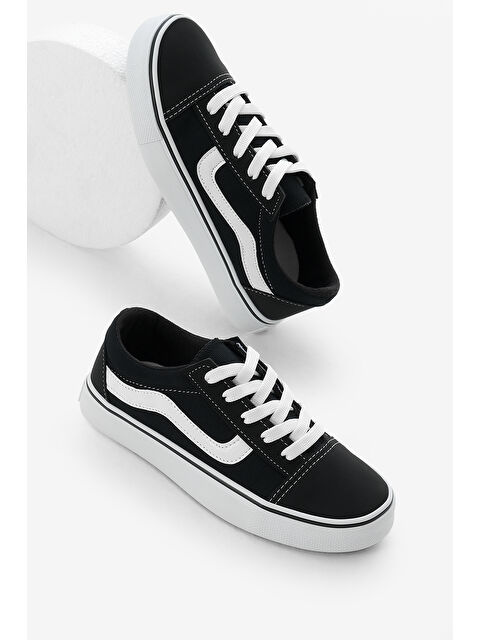 TONNY BLACK Çocuk Unisex Siyah Kauçuk Taban Yanı Şeritli Keten Bağcıklı Spor Ayakkabı - S000493813-19351