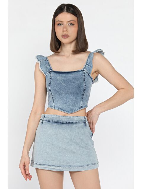Gülseli Kadın Omuz Fırfırlı Sırt Fermuarlı Jean Jean Crop Top Bluz - S000386542-17234