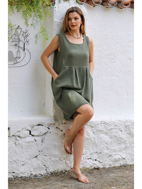 Chiccy Organik Pamuk Koyu Haki Yuvarlak Yaka Kolsuz Cepli Dokuma Casual Müslin Elbise - S000468826-19294