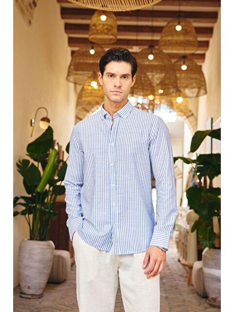 Livio Ferri Misato Erkek Gömlek Modern Slim Fit Keten Görünümlü İnce Çizgili Hafif Kumaş