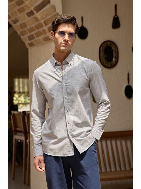 Livio Ferri Kure Erkek Gömlek Modern Slim Fit Keten Görünümlü İnce ve Çizgili Doku