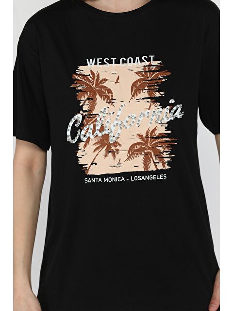 Gülseli California Baskılı Taşlı Bisiklet Yaka Kadın Tişört - S000379917-19351