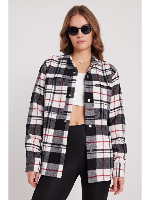 TUDORS Kadın Relax Fit Rahat Kesim Uzun Kollu Çift Cepli Kareli Kışlık Oduncu Apaş Yaka Gömlek - S000522634-23173