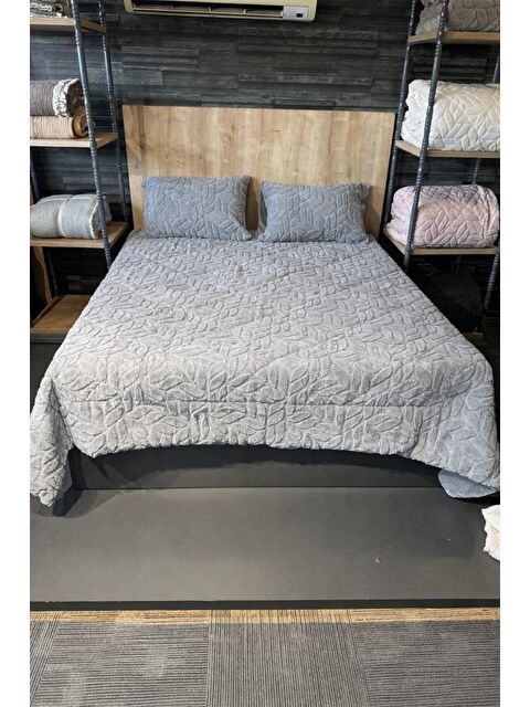 Çeyiz Diyarı Lisome Çift Kişilik Pelüş Yatak Örtüsü 220x240 cm Gri - S000500987-20600