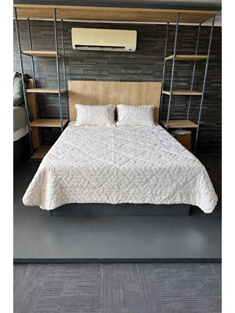 Çeyiz Diyarı Lisome Çift Kişilik Pelüş Yatak Örtüsü 220x240 cm Krem - S000500988-19966