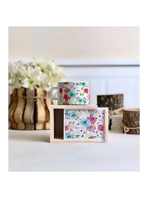 Bam Hediyelik Eşya Çiçek Tasarımlı Kutulu Kupa - S000290187-23173
