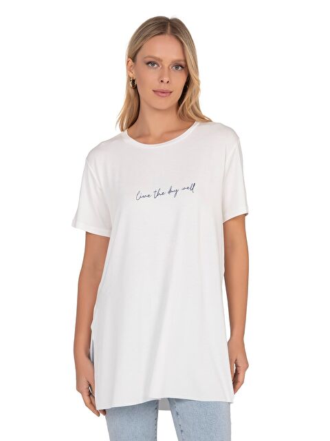 Kompedan Kadın Oversize Basic Minimal Yazı Detaylı Bluz | Ekru 27082