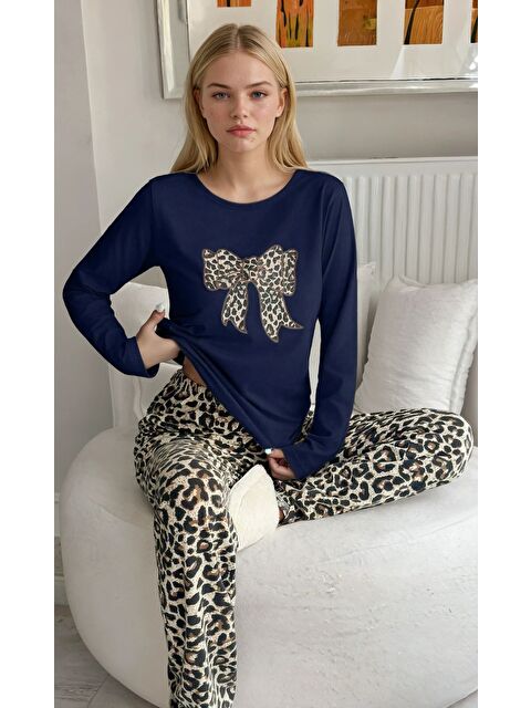 carla10 Leopar Desen Alt Fiyonk Desenli Lacivert Pijama Takımı - S000494452-21164