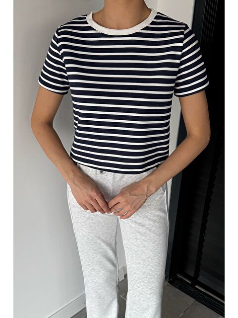 Gülseli Kadın Şerit Desenli Bisiklet Yaka Tişört - S000469796-21164