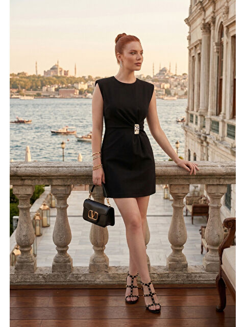 Lela Bisiklet Yaka Kolsuz Mini Elbise 6525719