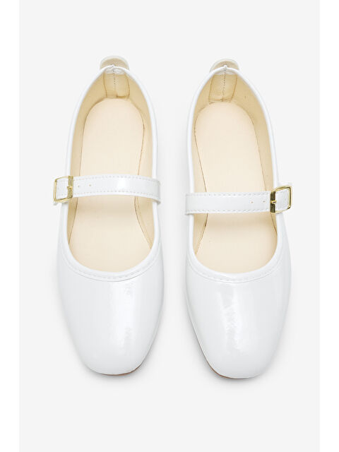 TONNY BLACK Kadın Beyaz Kadın Üstten Kemerli Tokalı Rahat Günlük Babet - S000512709-20063