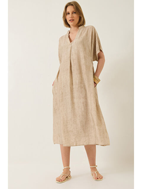 SHADE Kadın V Yaka Bağlama Detaylı Cepli Yarasa Kesim Salaş Elbise - S000376341-19928