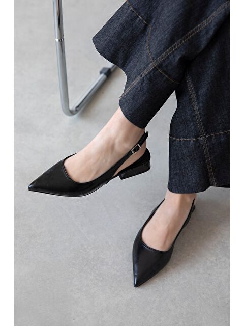 Straswans Jesse Kadın Topuklu Kırışık Deri Ayakkabı Siyah