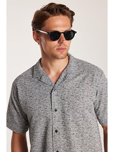 TUDORS Erkek Relax Fit Rahat Kesim Örme Kırçıllı Dökümlü Kısa Kollu Apaş Yaka Gömlek - S000518970-23173