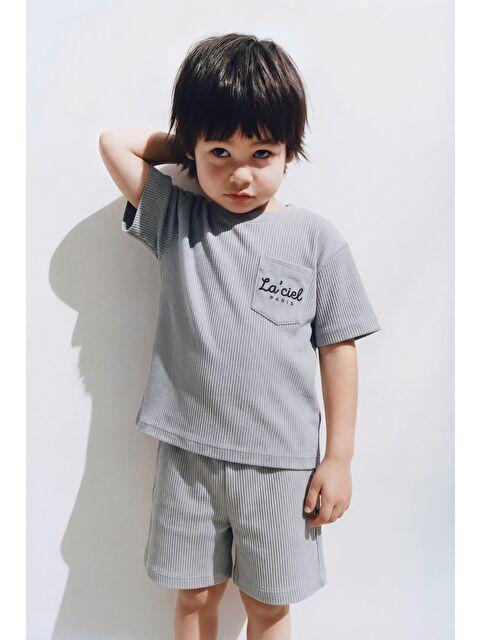 Magu Unisex Çocuk Pamuklu Gri Gofre Tişört Şort Takım - Cep Nakış Detaylı - S000532135-20600