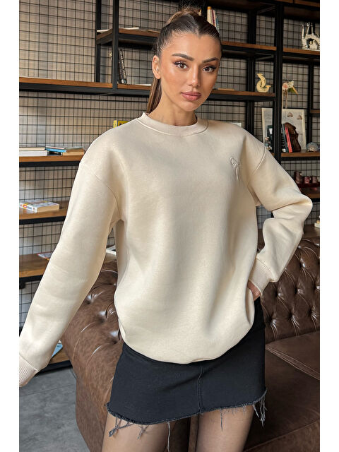 Gülseli Kadın Fiyonk Nakışlı Şardonlu Sweatshirt - S000324509-19928